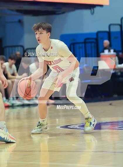 Thumbnail 3 in Tuckahoe vs. Leffell (NYSPHSAA Section 1 Class C Semifinal) photogallery.