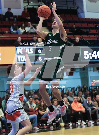 Thumbnail 1 in Tuckahoe vs. Leffell (NYSPHSAA Section 1 Class C Semifinal) photogallery.