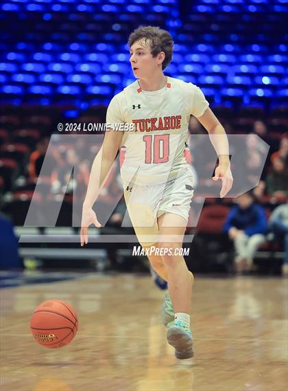 Thumbnail 1 in Tuckahoe vs. Leffell (NYSPHSAA Section 1 Class C Semifinal) photogallery.