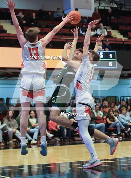 Thumbnail 2 in Tuckahoe vs. Leffell (NYSPHSAA Section 1 Class C Semifinal) photogallery.
