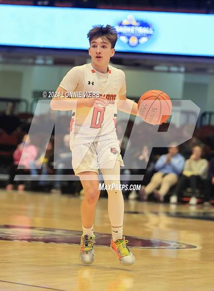 Thumbnail 1 in Tuckahoe vs. Leffell (NYSPHSAA Section 1 Class C Semifinal) photogallery.