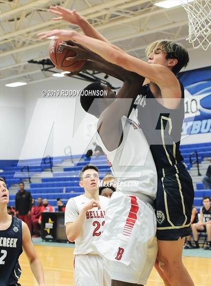 Thumbnail 1 in Lake Creek vs. Bellaire (McDonald's Texas Invitational) photogallery.