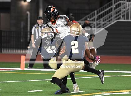 Thumbnail 1 in McClymonds vs. Mater Dei Catholic (CIF State D2-AA Final) photogallery.