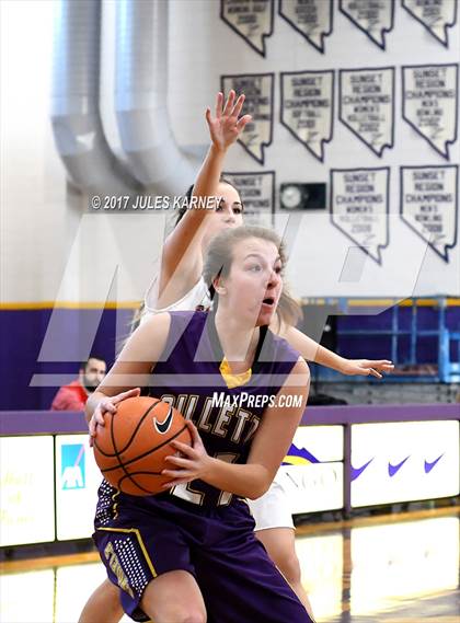 Thumbnail 1 in Campbell County vs. Castleview (Tarkanian Classic) photogallery.