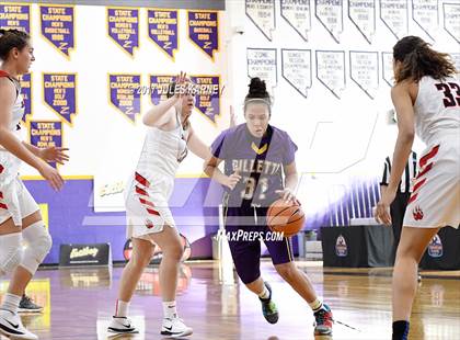 Thumbnail 2 in Campbell County vs. Castleview (Tarkanian Classic) photogallery.