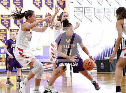 Thumbnail 3 in Campbell County vs. Castleview (Tarkanian Classic) photogallery.
