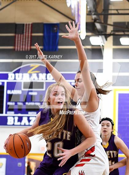 Thumbnail 2 in Campbell County vs. Castleview (Tarkanian Classic) photogallery.
