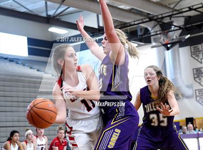 Thumbnail 2 in Campbell County vs. Castleview (Tarkanian Classic) photogallery.