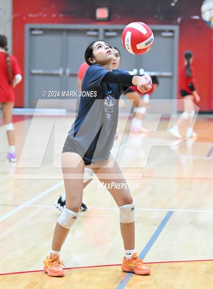 Thumbnail 3 in Northwest Christian vs. Kellis (Ironwood Scrimmage) photogallery.