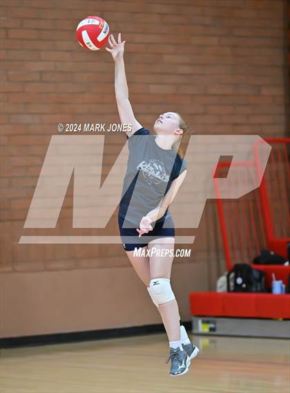 Thumbnail 3 in Northwest Christian vs. Kellis (Ironwood Scrimmage) photogallery.
