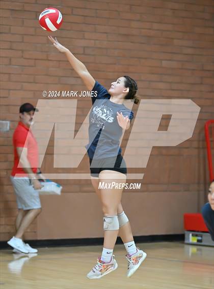 Thumbnail 1 in Northwest Christian vs. Kellis (Ironwood Scrimmage) photogallery.