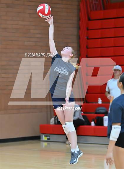 Thumbnail 2 in Northwest Christian vs. Kellis (Ironwood Scrimmage) photogallery.
