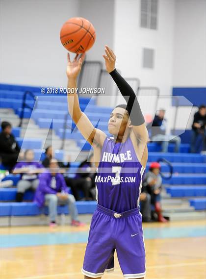 Thumbnail 1 in Humble vs. Hebron (McDonald's Texas Invitational) photogallery.