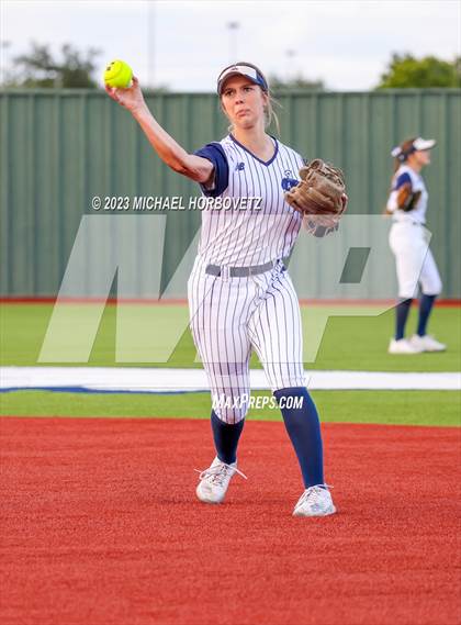Thumbnail 2 in Lewisville vs. Allen (UIL 6A Bi-District) photogallery.