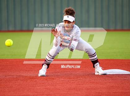 Thumbnail 3 in Lewisville vs. Allen (UIL 6A Bi-District) photogallery.