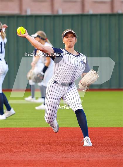 Thumbnail 3 in Lewisville vs. Allen (UIL 6A Bi-District) photogallery.