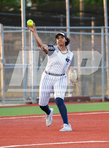 Thumbnail 3 in Lewisville vs. Allen (UIL 6A Bi-District) photogallery.