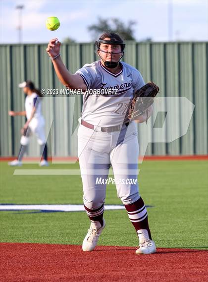 Thumbnail 1 in Lewisville vs. Allen (UIL 6A Bi-District) photogallery.