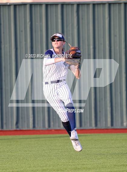 Thumbnail 3 in Lewisville vs. Allen (UIL 6A Bi-District) photogallery.