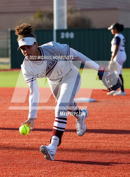 Thumbnail 2 in Lewisville vs. Allen (UIL 6A Bi-District) photogallery.