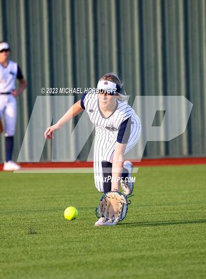 Thumbnail 3 in Lewisville vs. Allen (UIL 6A Bi-District) photogallery.
