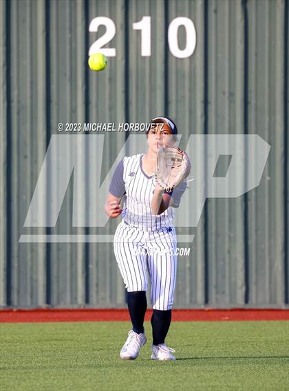 Thumbnail 2 in Lewisville vs. Allen (UIL 6A Bi-District) photogallery.