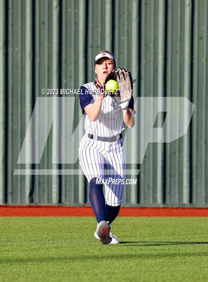 Thumbnail 2 in Lewisville vs. Allen (UIL 6A Bi-District) photogallery.