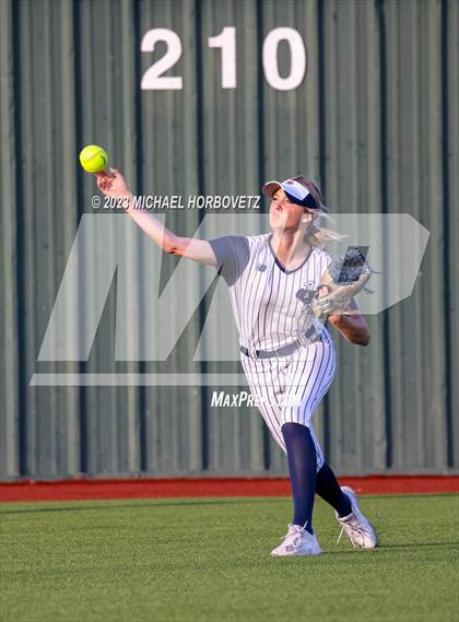 Thumbnail 2 in Lewisville vs. Allen (UIL 6A Bi-District) photogallery.