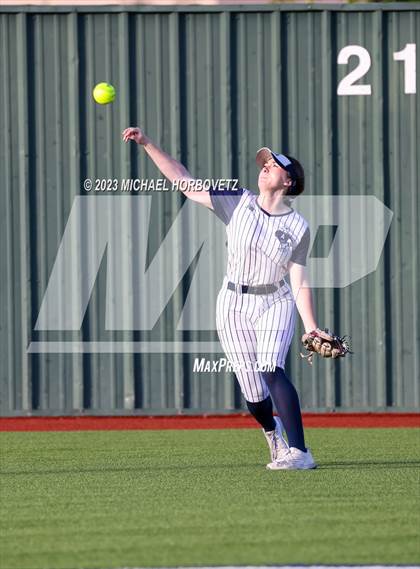 Thumbnail 1 in Lewisville vs. Allen (UIL 6A Bi-District) photogallery.