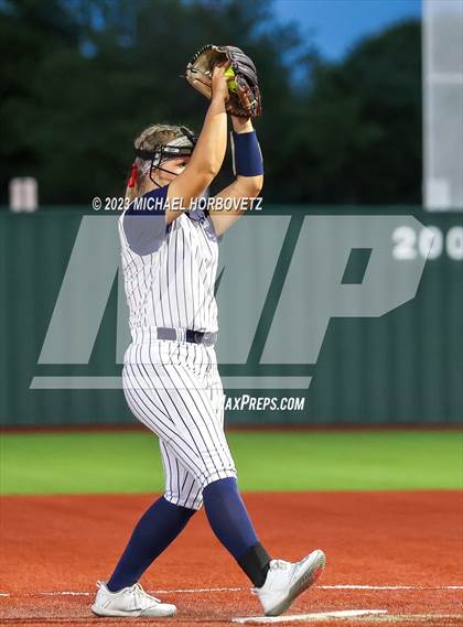 Thumbnail 3 in Lewisville vs. Allen (UIL 6A Bi-District) photogallery.