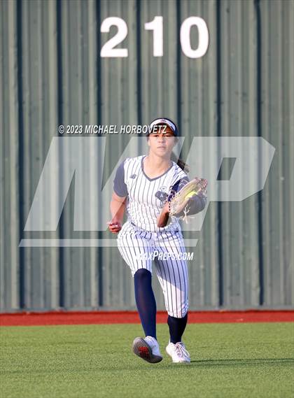 Thumbnail 3 in Lewisville vs. Allen (UIL 6A Bi-District) photogallery.
