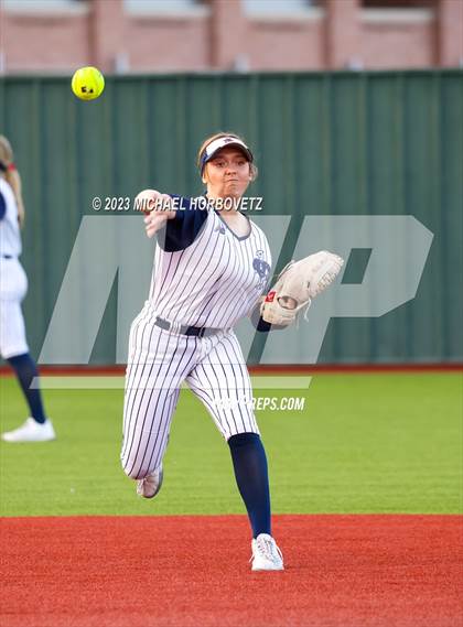 Thumbnail 2 in Lewisville vs. Allen (UIL 6A Bi-District) photogallery.