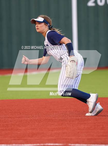 Thumbnail 2 in Lewisville vs. Allen (UIL 6A Bi-District) photogallery.