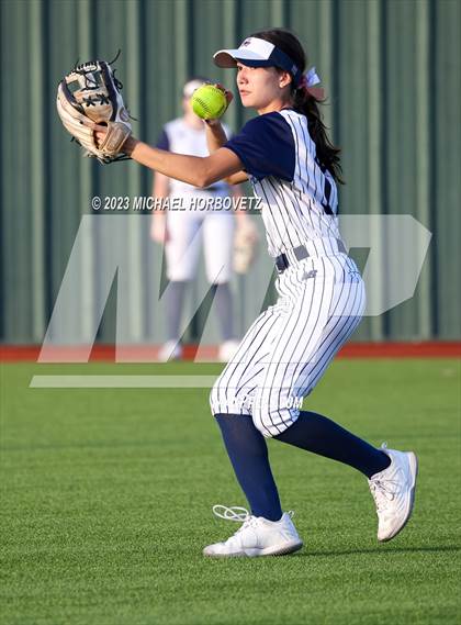 Thumbnail 3 in Lewisville vs. Allen (UIL 6A Bi-District) photogallery.