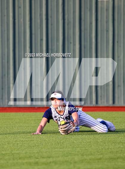 Thumbnail 3 in Lewisville vs. Allen (UIL 6A Bi-District) photogallery.