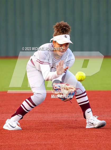 Thumbnail 2 in Lewisville vs. Allen (UIL 6A Bi-District) photogallery.