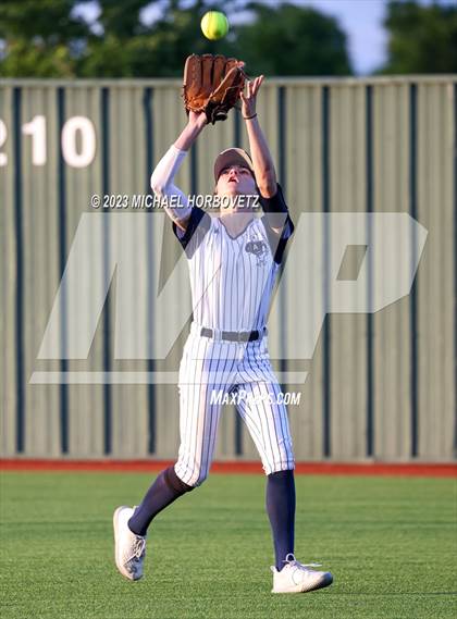 Thumbnail 3 in Lewisville vs. Allen (UIL 6A Bi-District) photogallery.