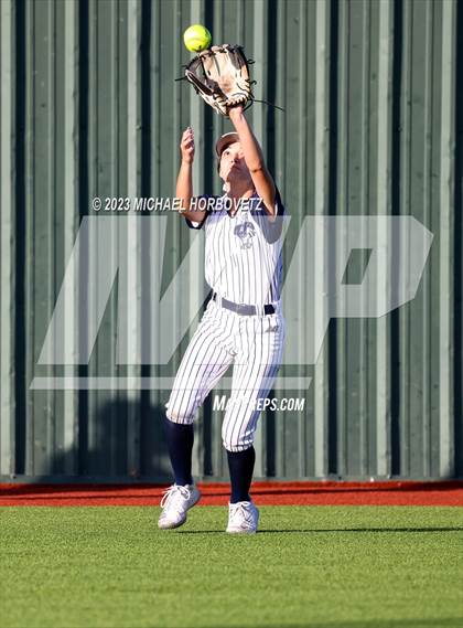 Thumbnail 2 in Lewisville vs. Allen (UIL 6A Bi-District) photogallery.