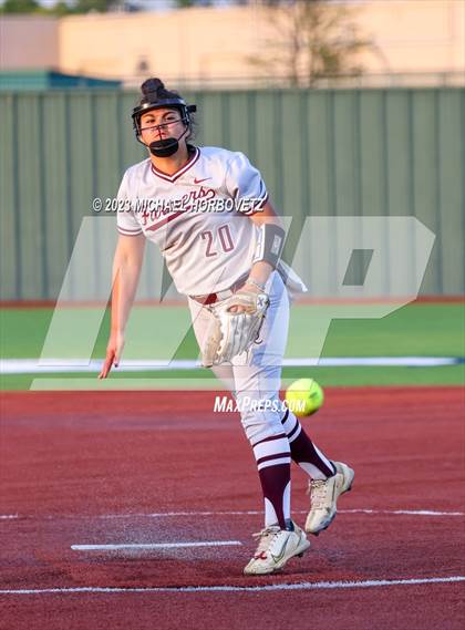 Thumbnail 3 in Lewisville vs. Allen (UIL 6A Bi-District) photogallery.