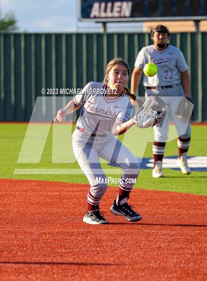 Thumbnail 2 in Lewisville vs. Allen (UIL 6A Bi-District) photogallery.
