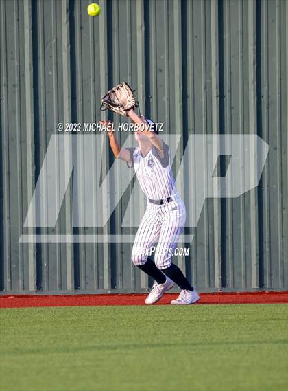 Thumbnail 2 in Lewisville vs. Allen (UIL 6A Bi-District) photogallery.