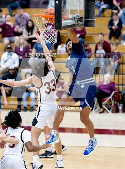 Thumbnail 2 in Bullard vs Whitney (CIF NorCal D3 Semifinal) photogallery.