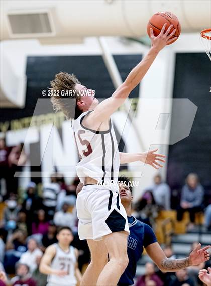 Thumbnail 2 in Bullard vs Whitney (CIF NorCal D3 Semifinal) photogallery.
