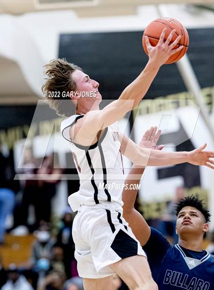 Thumbnail 3 in Bullard vs Whitney (CIF NorCal D3 Semifinal) photogallery.