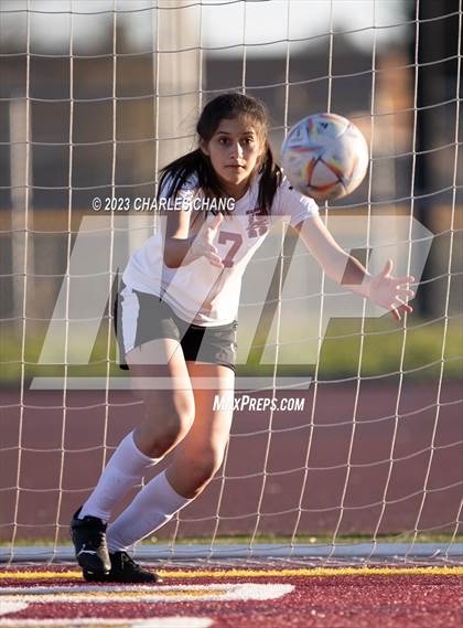 Thumbnail 3 in Healdsburg vs Piner photogallery.