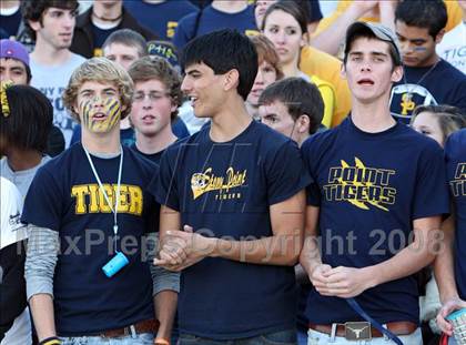 Thumbnail 2 in Skyline vs. Stony Point (Texas 5A D1 Region II Quarterfinal Playoff) photogallery.