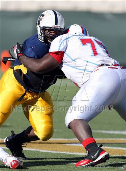 Thumbnail 3 in Skyline vs. Stony Point (Texas 5A D1 Region II Quarterfinal Playoff) photogallery.