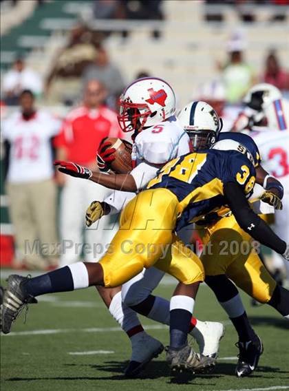 Thumbnail 2 in Skyline vs. Stony Point (Texas 5A D1 Region II Quarterfinal Playoff) photogallery.