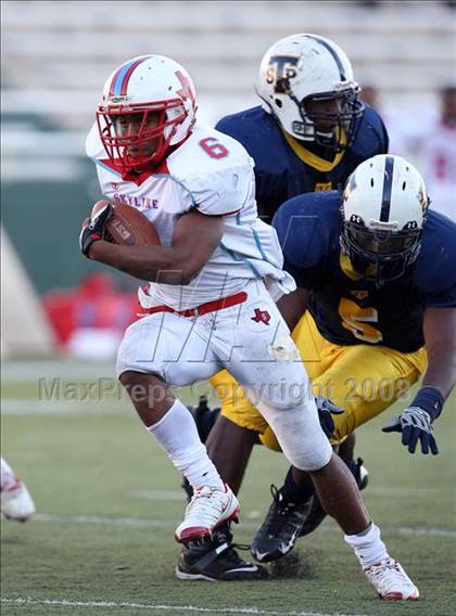 Thumbnail 1 in Skyline vs. Stony Point (Texas 5A D1 Region II Quarterfinal Playoff) photogallery.