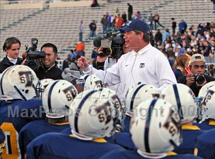 Thumbnail 2 in Skyline vs. Stony Point (Texas 5A D1 Region II Quarterfinal Playoff) photogallery.